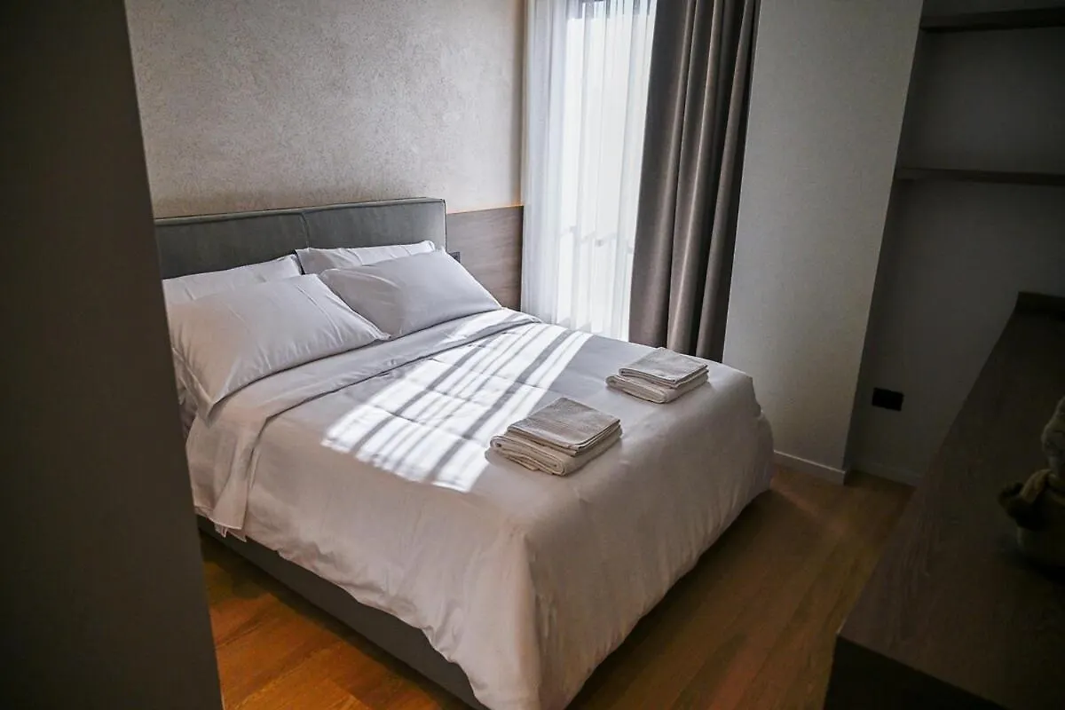 Comfort Stay Tirana 0*,  Albanien